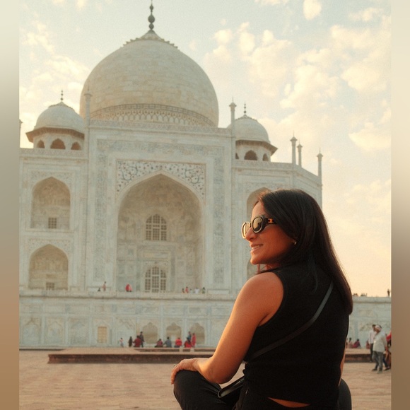 Meet your Posher, Sonia - Picture 2 of 2